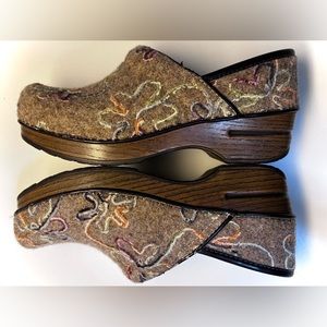 DANSKOS FABRIC CLOGS US 6.5 Women Wooden Wedge Shoe Whimsical Cottage-core UK 37